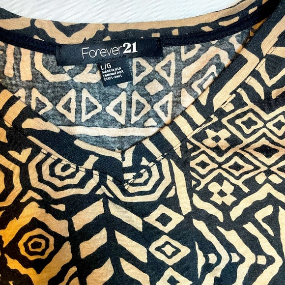 💥2/$20💥Vintage F21 Butterfly African Print Mudcloth Boho Festival Crop Top - Picture 3 of 5